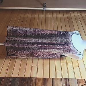 Woman long sleeveless shirt tank top